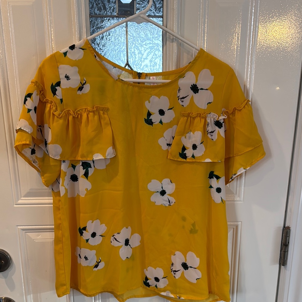 Floral Ruffle Sleeve Blouse